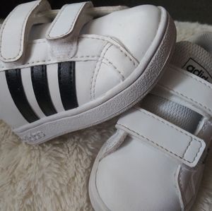 Adidas Size 5 US Toddler Velcro